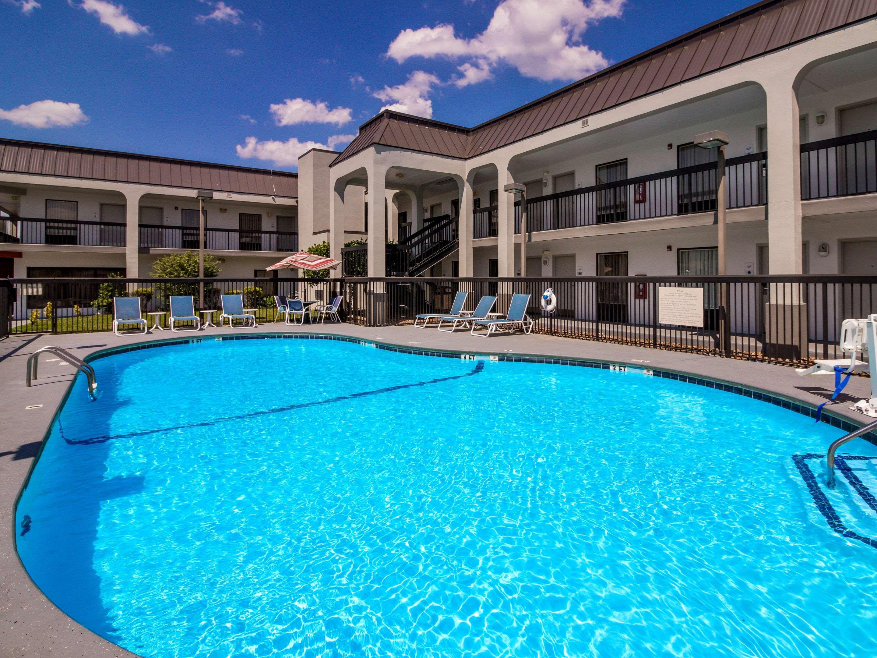Clarion Inn Cleveland Near University Εξωτερικό φωτογραφία