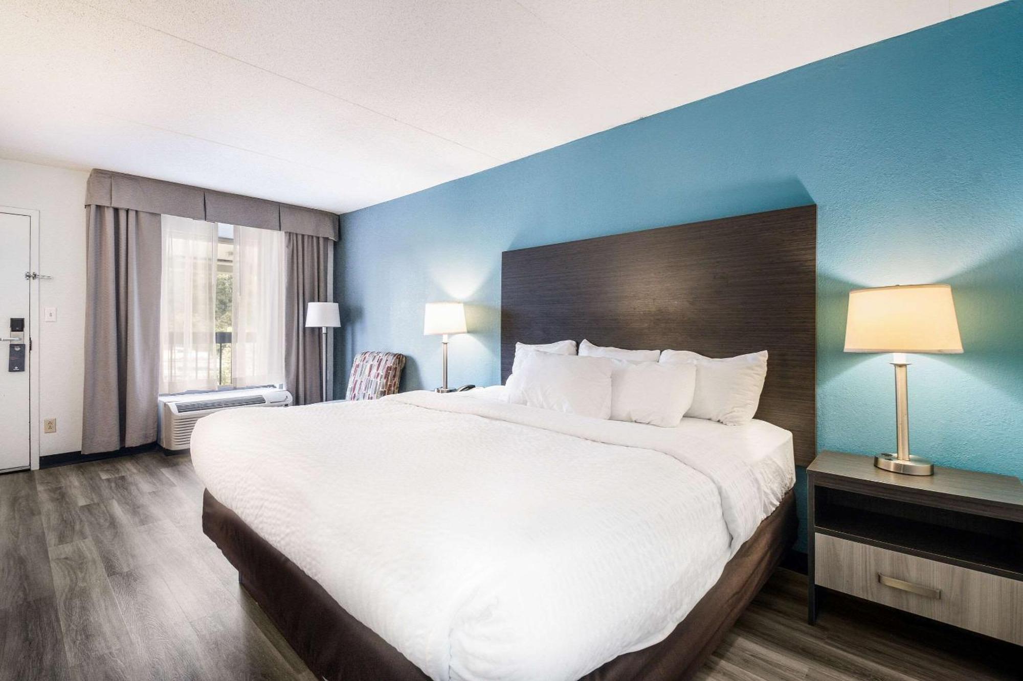 Clarion Inn Cleveland Near University Εξωτερικό φωτογραφία